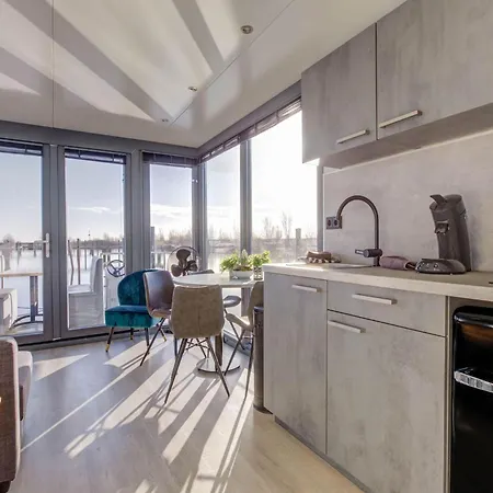 بوتيل Houseboat In Near Edam, Cleaning Included