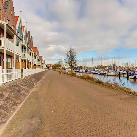 Houseboat In Near Edam, Cleaning Included بوتيل *