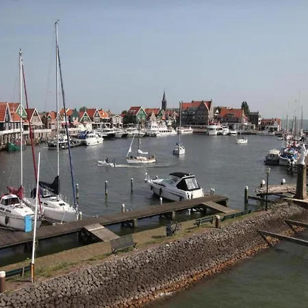 Houseboat In Near Edam, Cleaning Included بوتيل فولُندام