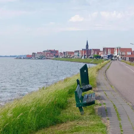 Houseboat In Near Edam, Cleaning Included بوتيل