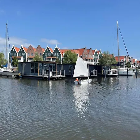 Houseboat In Near Edam, Cleaning Included * فولُندام